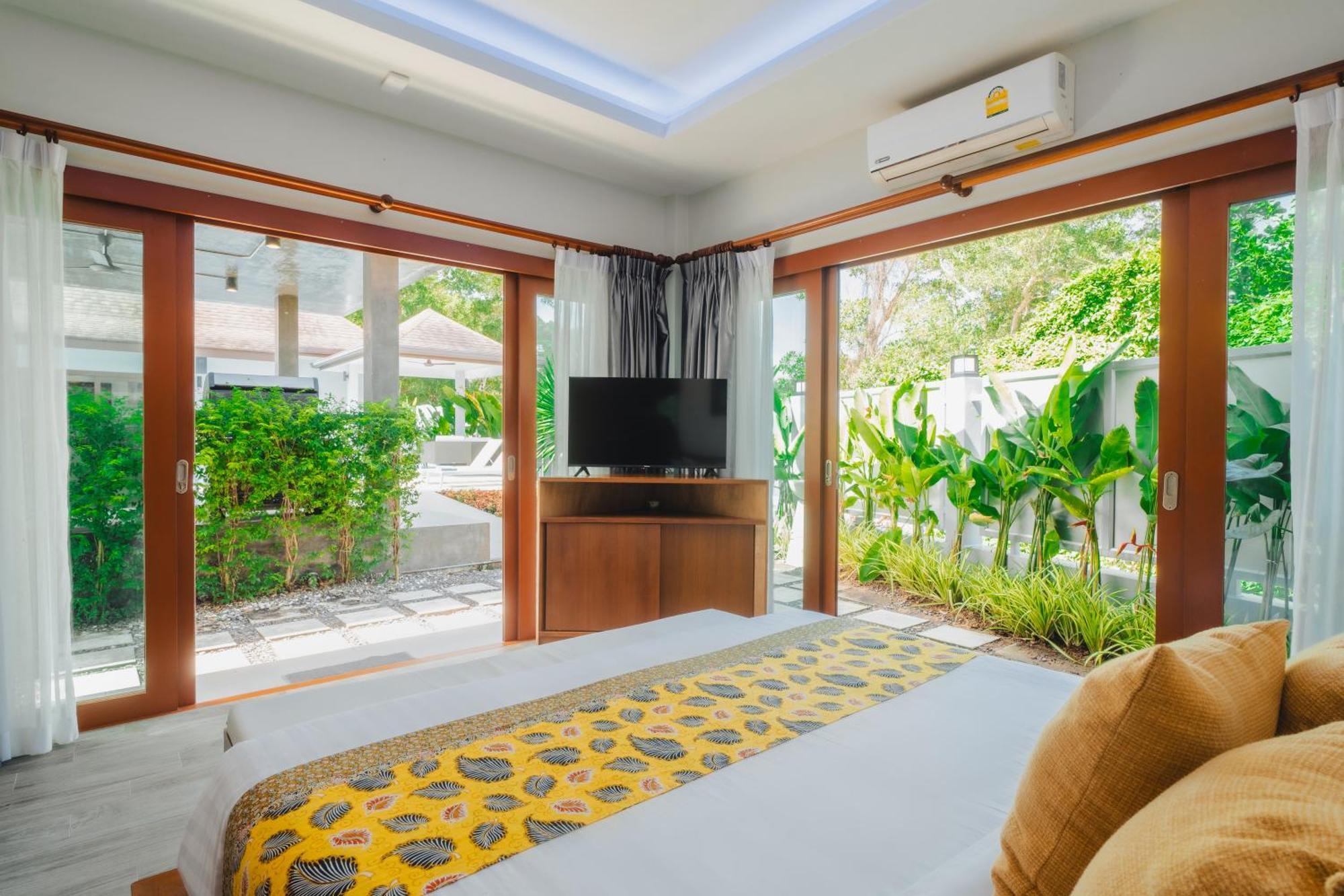 Bangtao Boutique Villa Банг Тао Бийч Екстериор снимка