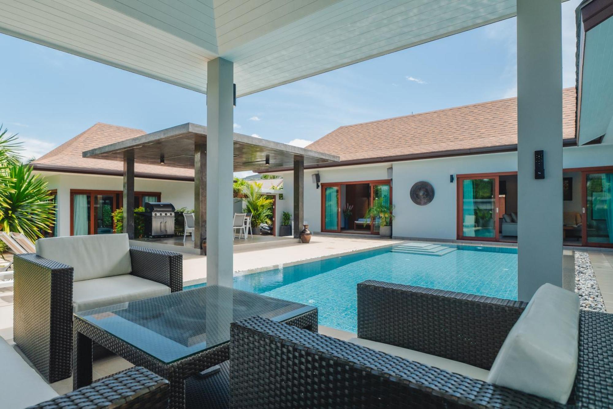 Bangtao Boutique Villa Банг Тао Бийч Екстериор снимка