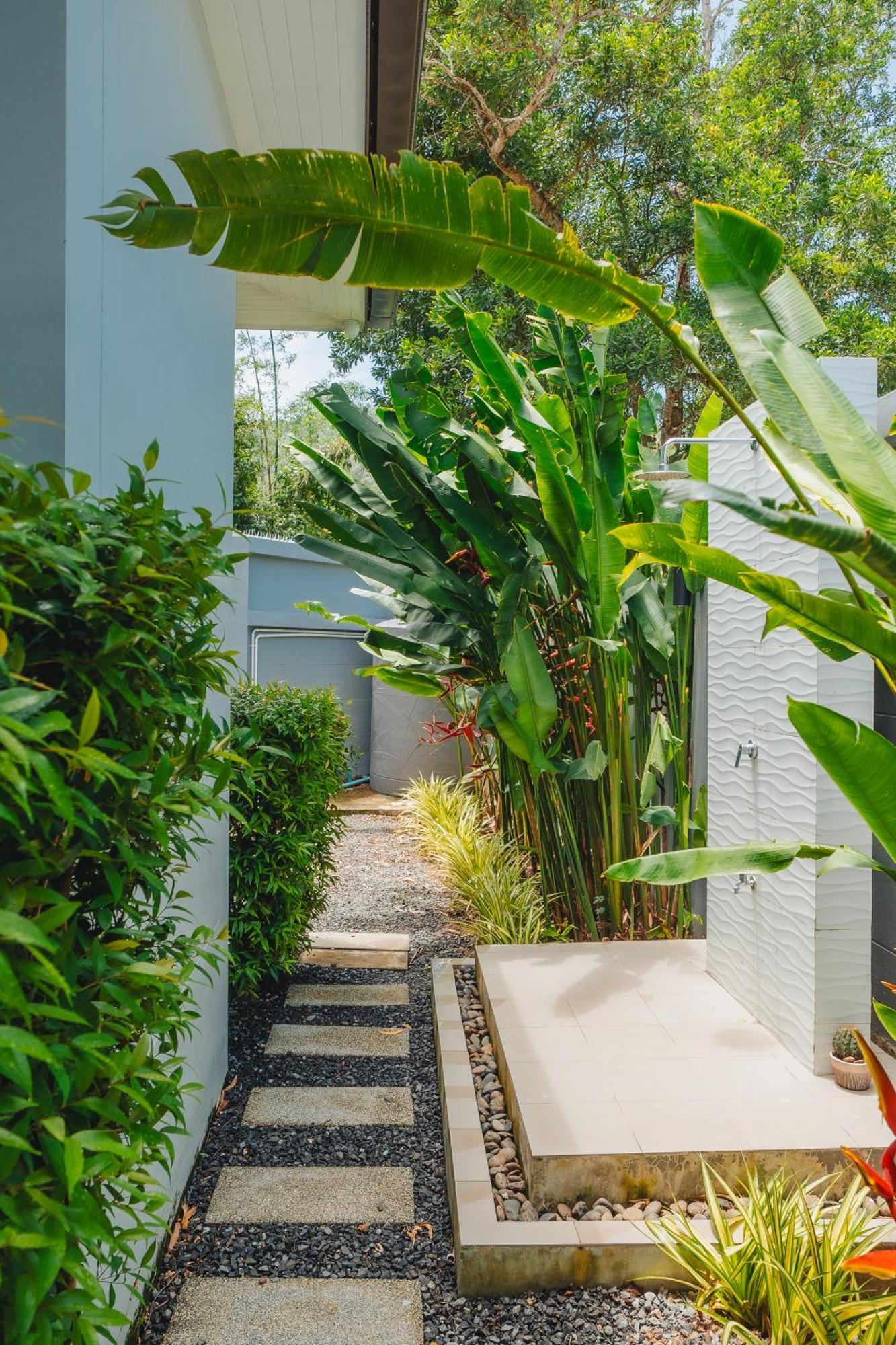 Bangtao Boutique Villa Банг Тао Бийч Екстериор снимка